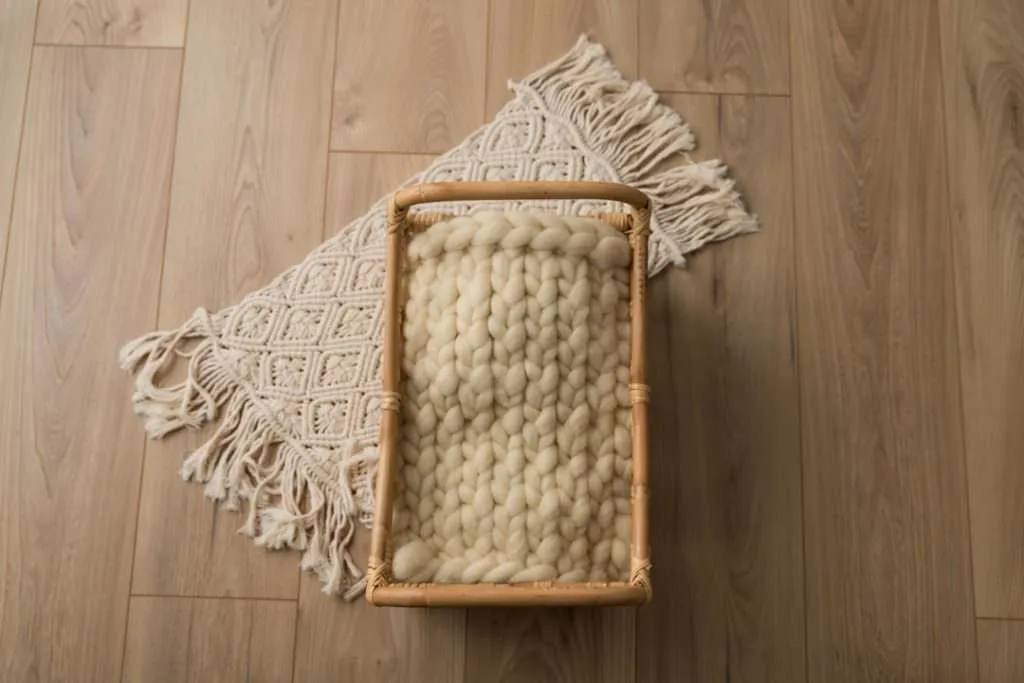 lit-rotin-bambou-tapis-macrame-seance-photo