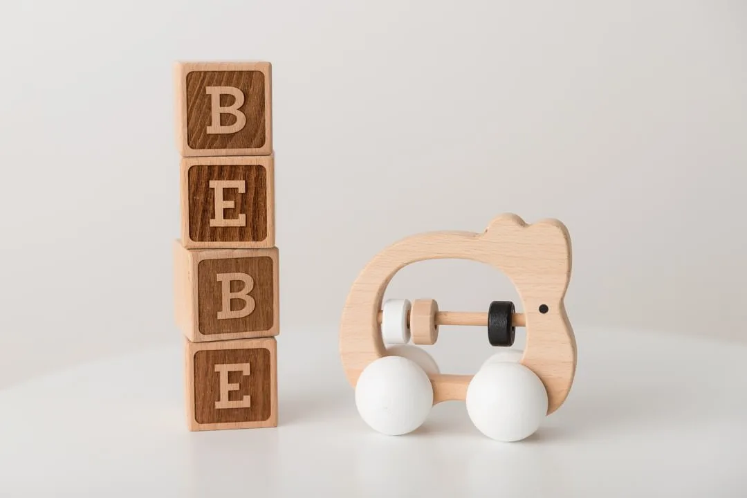 petits-accessoires-seance-photo-studio-jeu-bebe