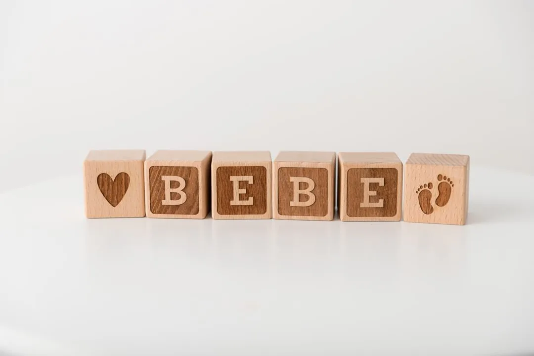 petits-cubes-bois-bebe-shooting-photo